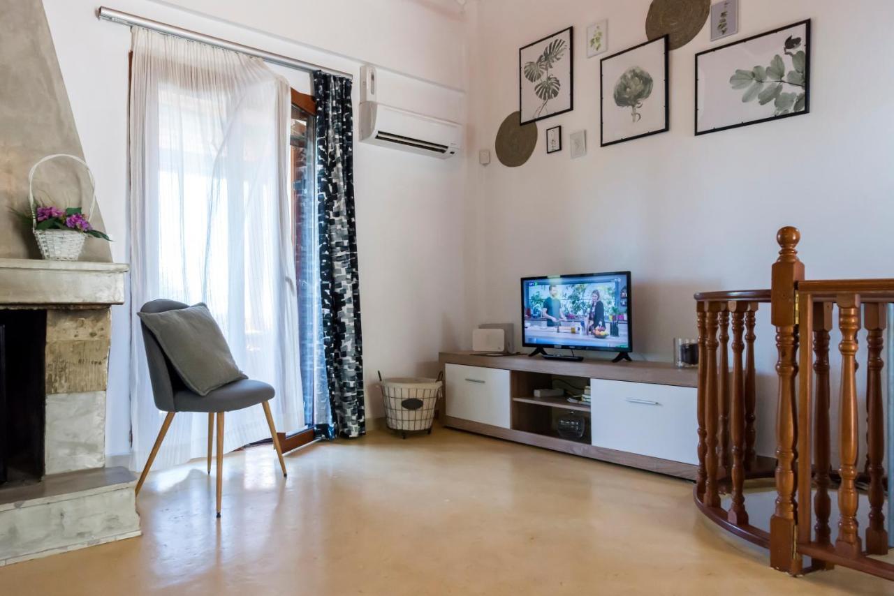 Apartamento Seaside Heaven - Sunset Views Close To The Beach Kalamata Exterior foto